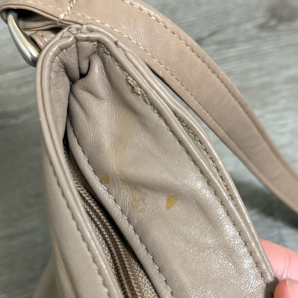 SAS Beige Leather Hand Stitched Purse Made in USA - Picture 7 of 16